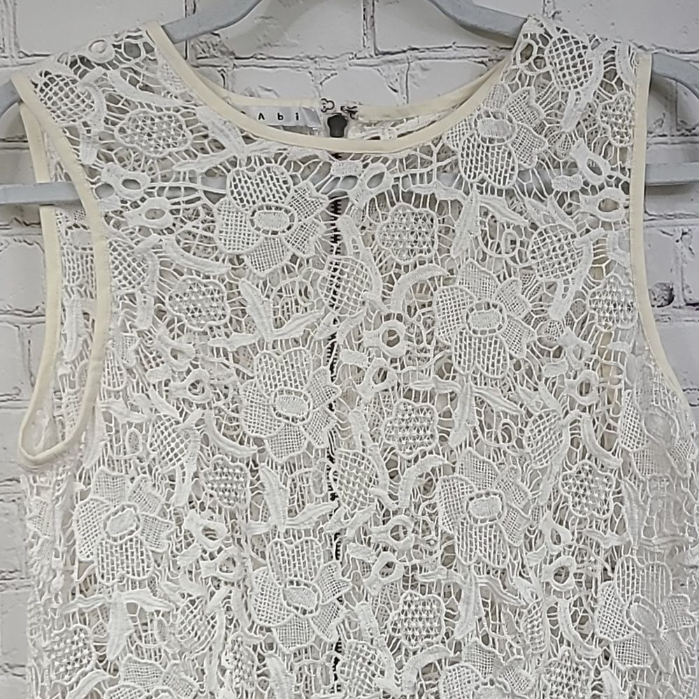 CAbi Needle Lace Shell Ivory Floral Crochet Peplum Blouse Romantic Top M Medium - Picture 4 of 14
